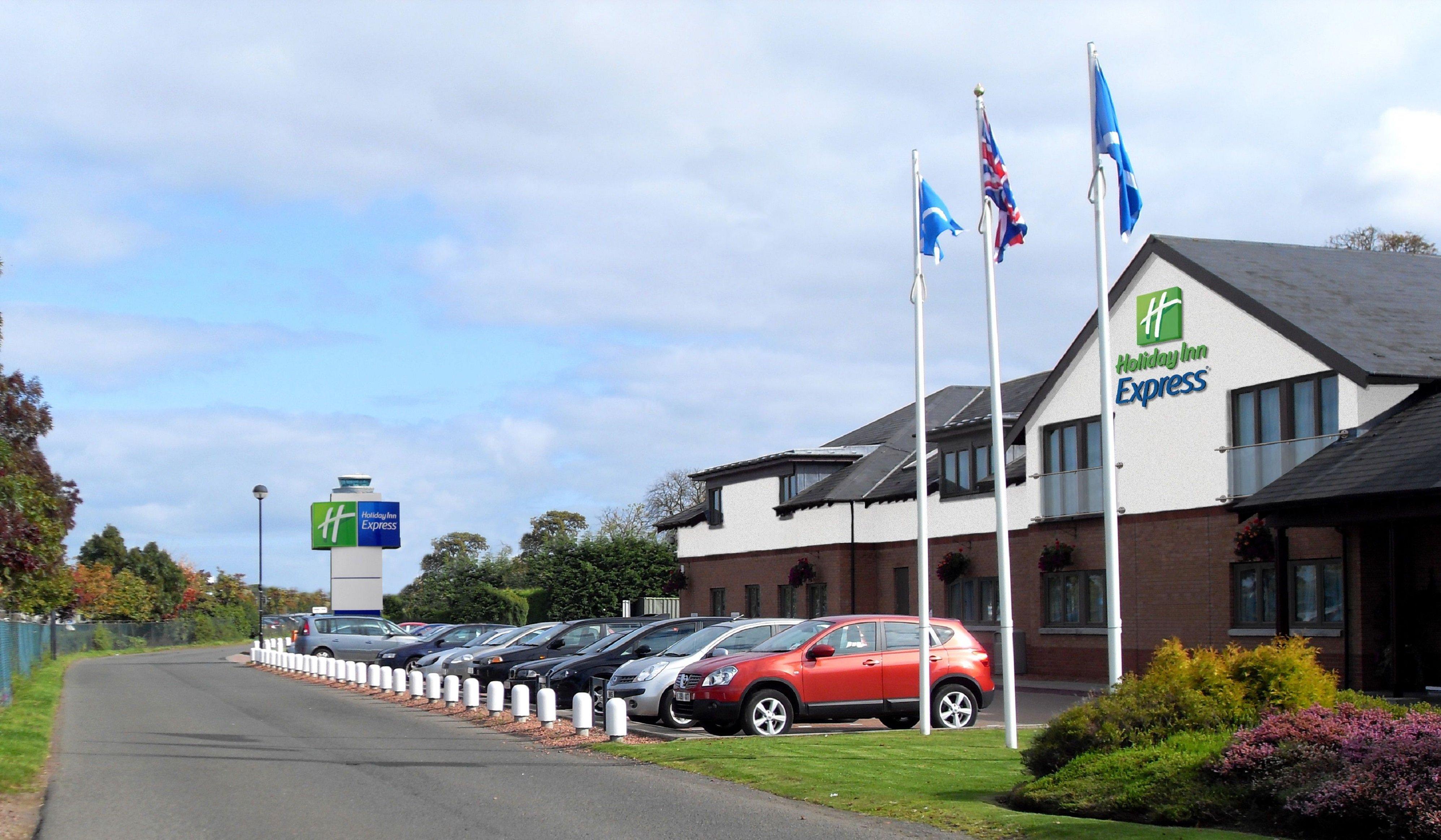 Holiday Inn Express Edinburgh Airport, An Ihg Hotel Ingliston Exterior photo