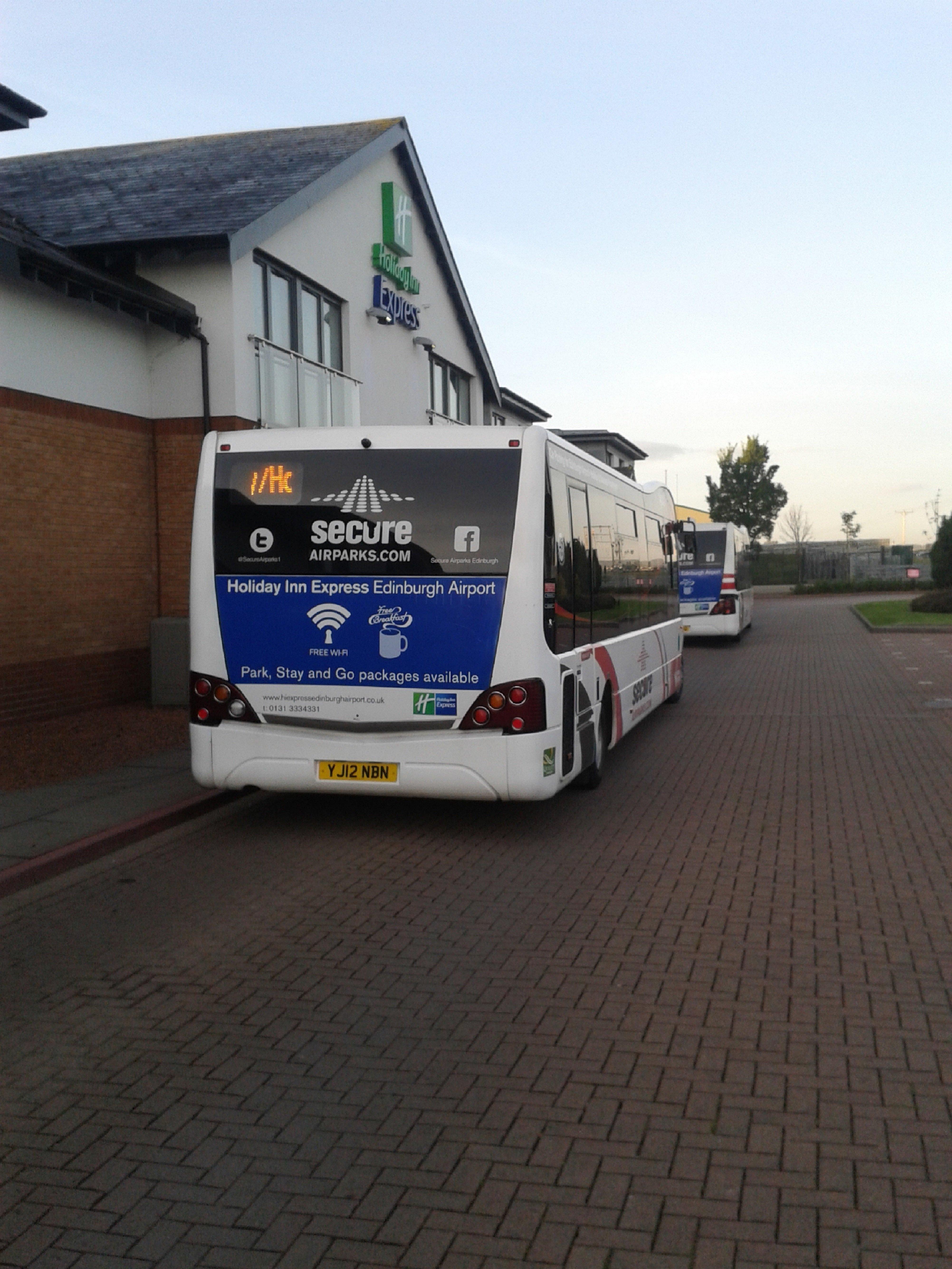 Holiday Inn Express Edinburgh Airport, An Ihg Hotel Ingliston Exterior photo